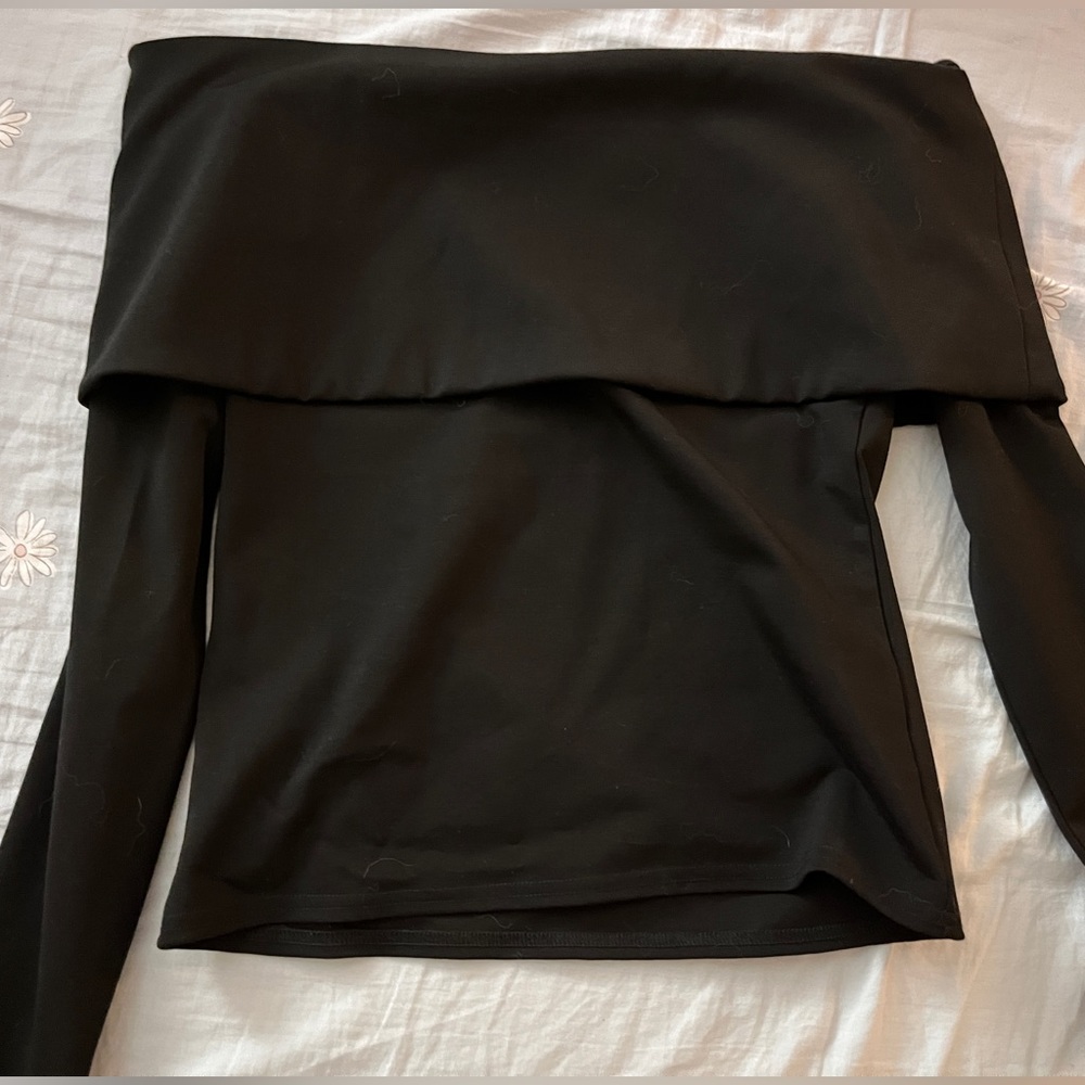 Cos off shoulder top